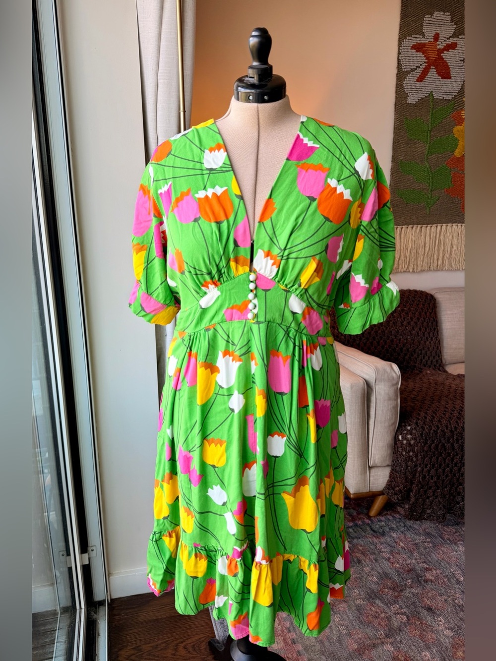 Trashy Diva Boutique - Mod Tulips Tie Sleeve Dress